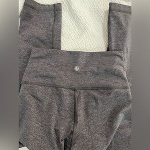 Grey LuluLemon size 6 cropped wunder under leggings.